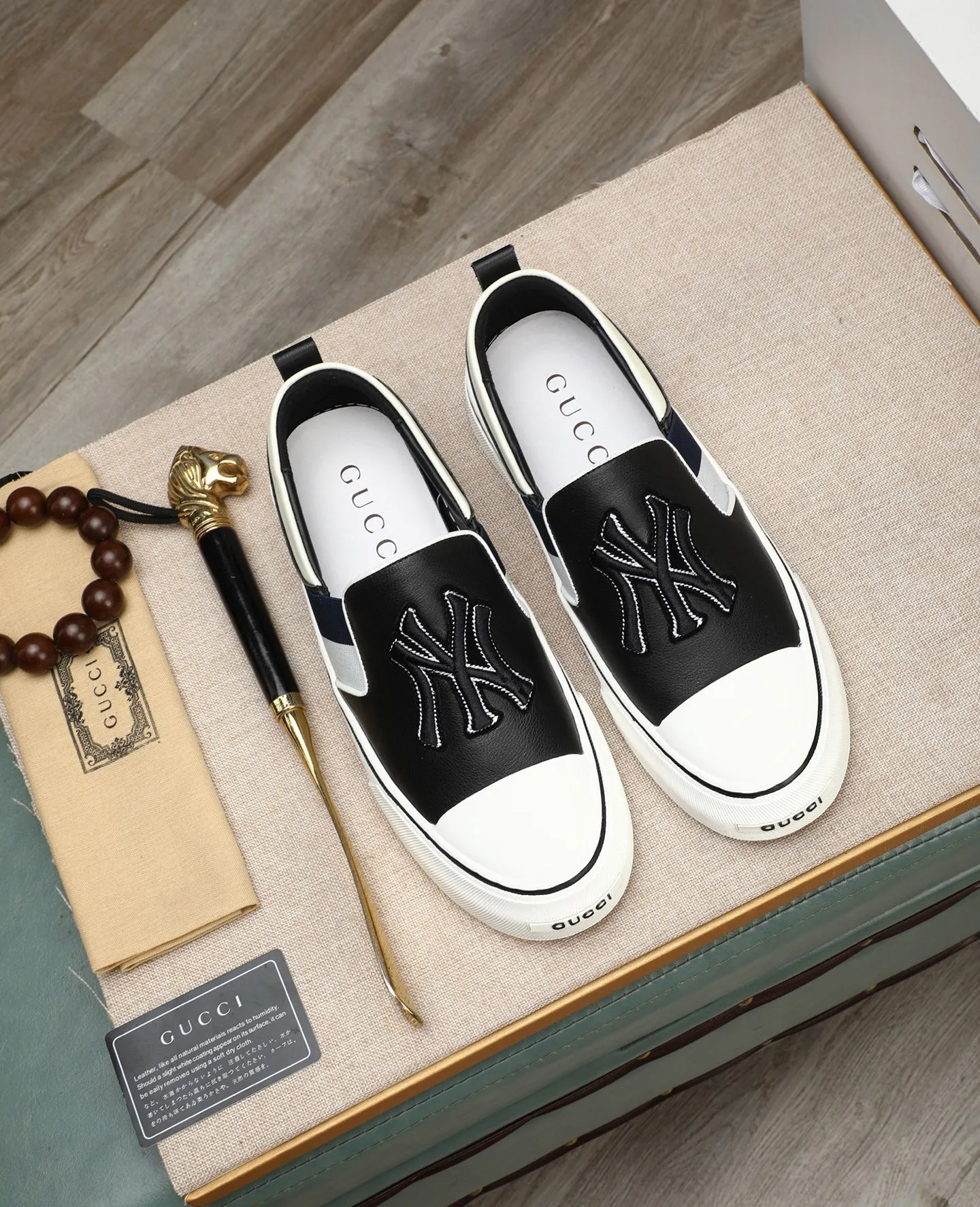 Men's shoes 💰460 GUCCI🔍🔍The latest models are on sale at the same time at the counter. Original calfskin imported from Italy, genuine leather lining, (high-end, extravagant, and classy) with exquisite workmanship. Soles: Original soles specially provided by the original factory. ⚠Exclusive double-layer movable molded soles are super comfortable⚠. Photos of the real thing🎬The real thing is even better🔍🔍"High quality·Follow the order" Code number 38-44